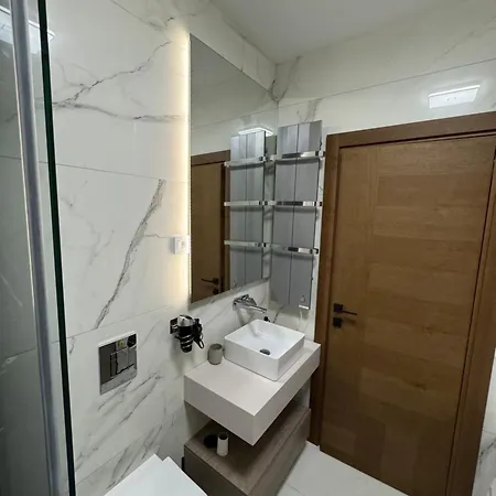 First Class 2 Apartment *