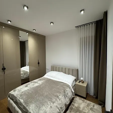 First Class 2 זלאטיבור