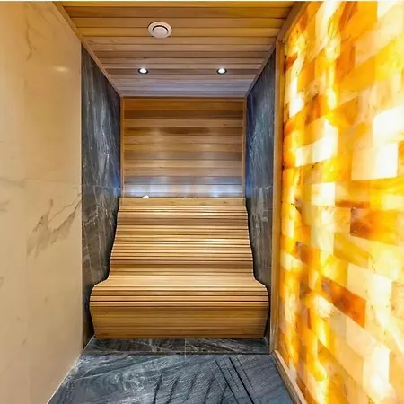 First Class 2 דירה