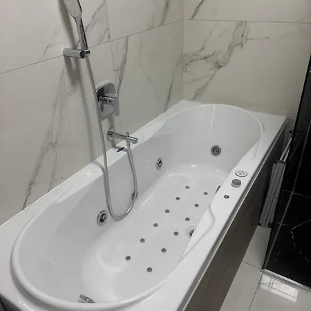 First Class 2 זלאטיבור